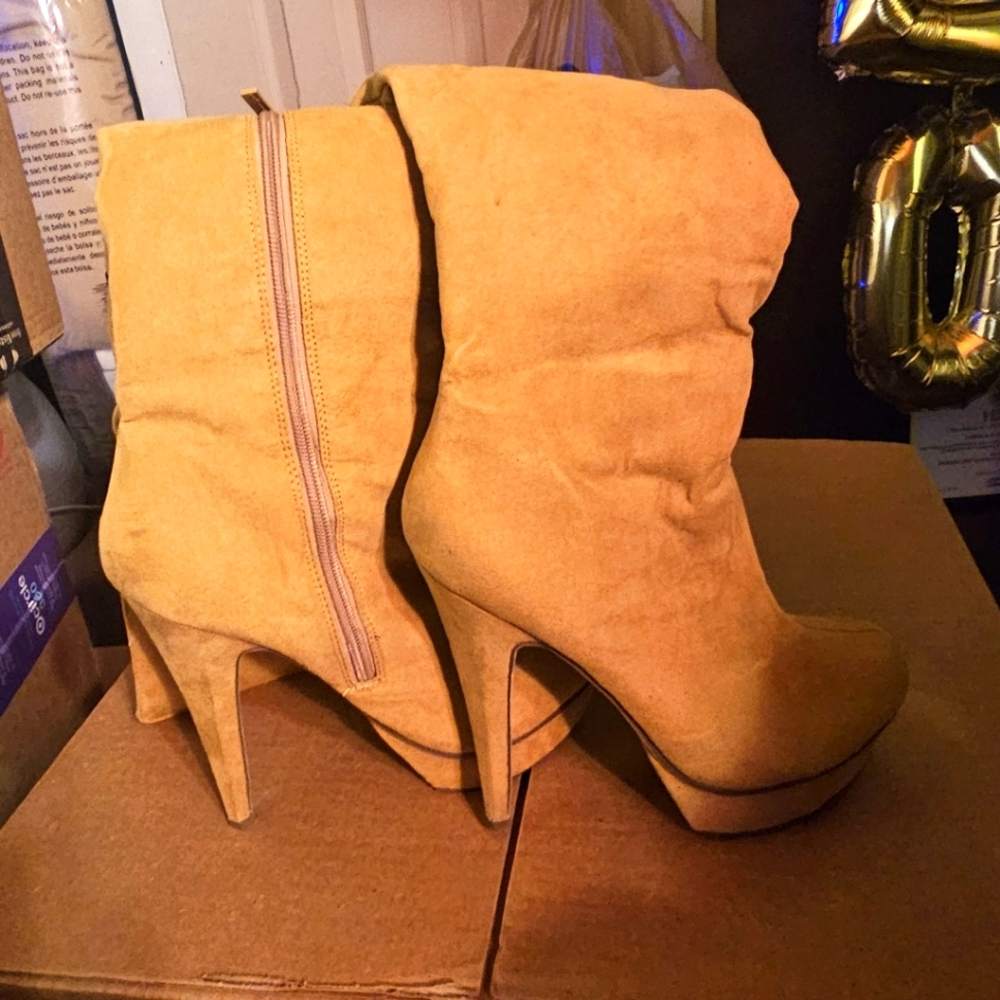 Stylish Tan High Heel Boots (Used)